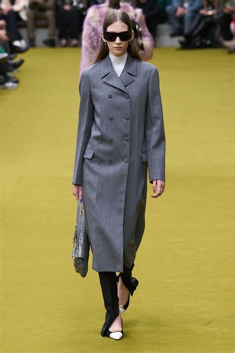 gucci catwalk 2024|Gucci Fall 2024 Is All About the ‘Sleek.